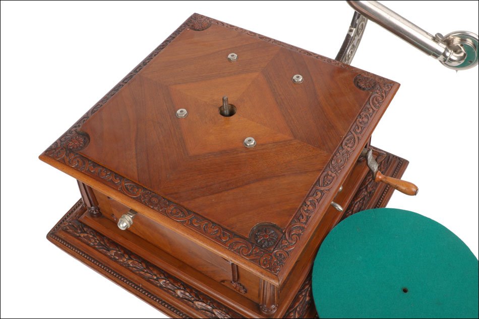 Antique Pathéphone No.12 Gramophone – Phonograph. Aluminum Horn. France C. 1915-photo-6
