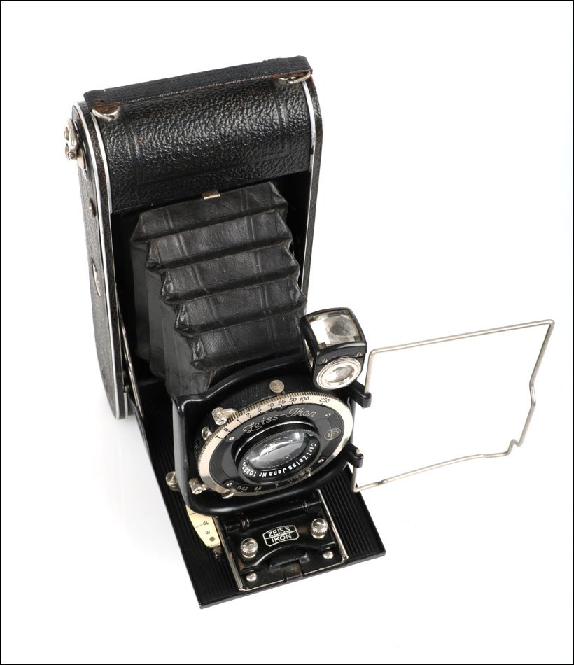 Vintage Zeiss Ikon Cocarette 519/15 Special Camera. Dresden, Germany, Circa 1930-photo-3
