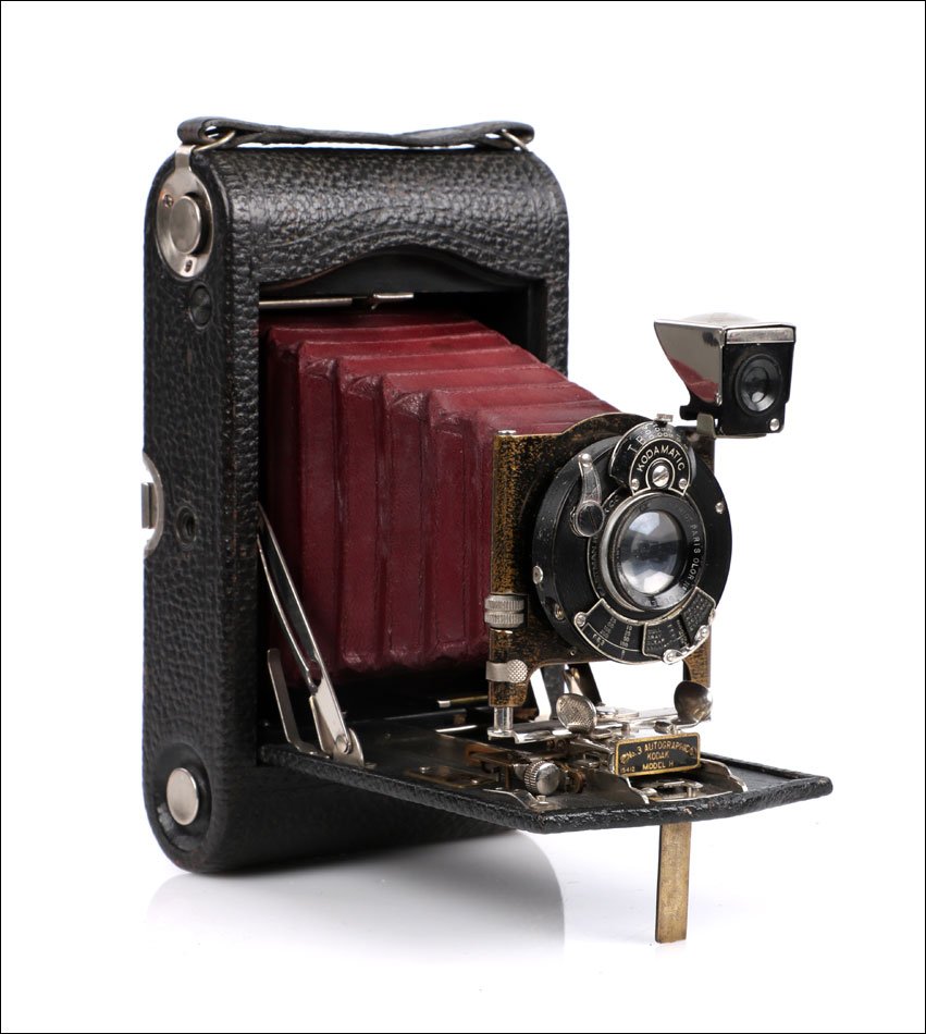 : Ancien Appareil Photo Kodak Autographic No.3 M H, Soufflet Rouge. États-Unis, 1916-photo-1