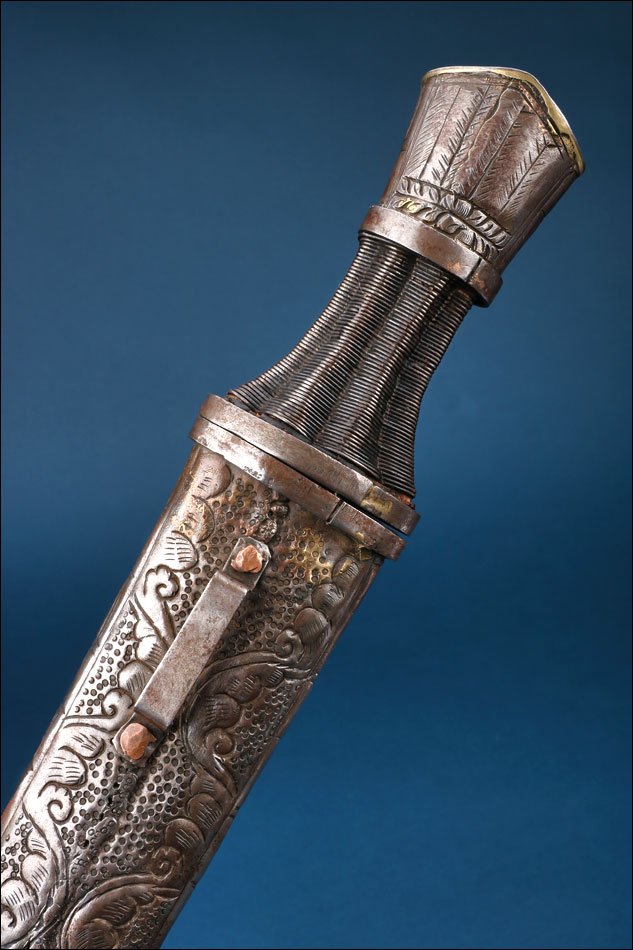 Tibet. Antique Tibetan Short Sword With Dragon-decorated Scabbard. 19th Century-photo-3