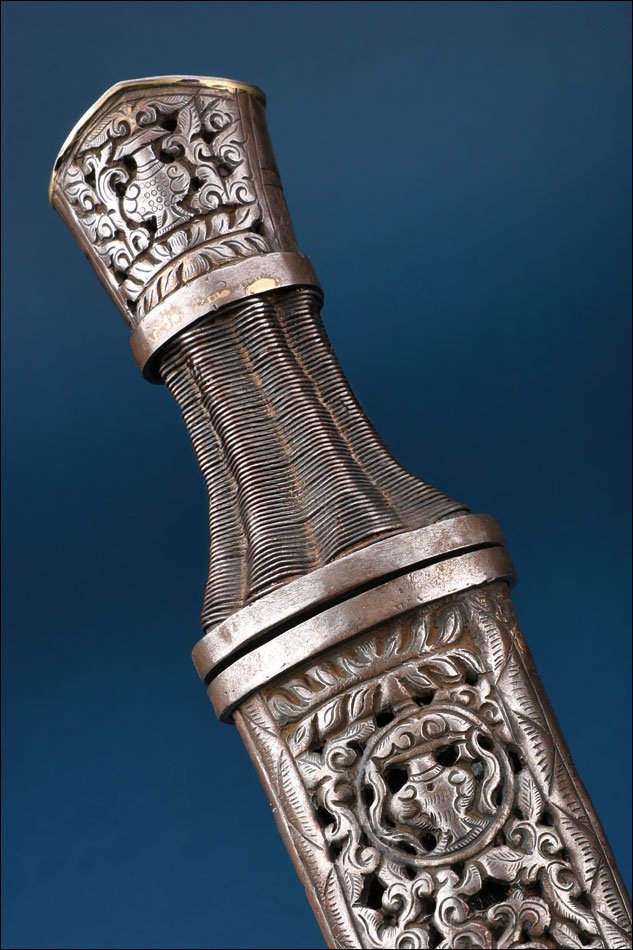 Tibet. Antique Tibetan Short Sword With Dragon-decorated Scabbard. 19th Century-photo-1