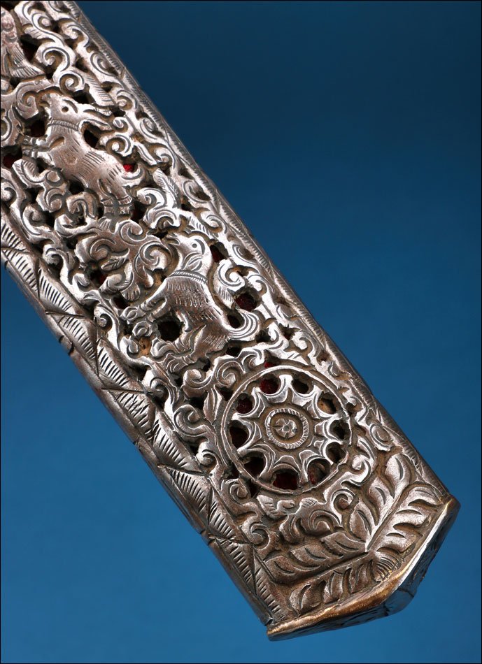 Tibet. Antique Tibetan Short Sword With Dragon-decorated Scabbard. 19th Century-photo-4