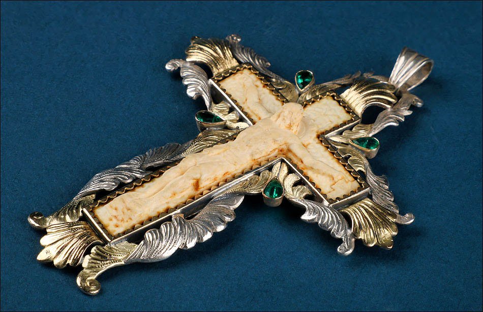 Croix de Poitrine Ancienne en Argent avec Christ Sculpté et émeraudes. Espagne, XIXe si-photo-4