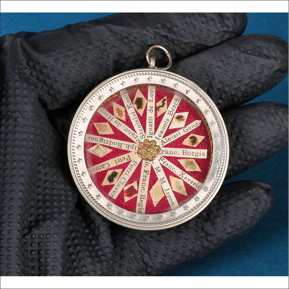 Ancien Reliquaire Jésuite avec 12 Reliques de Saints de la Compagnie de Jésus