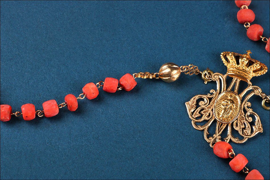 Rosaire Ancien en Or 18K avec Perles de Corail Naturel. Espagne, c. 1900-photo-2