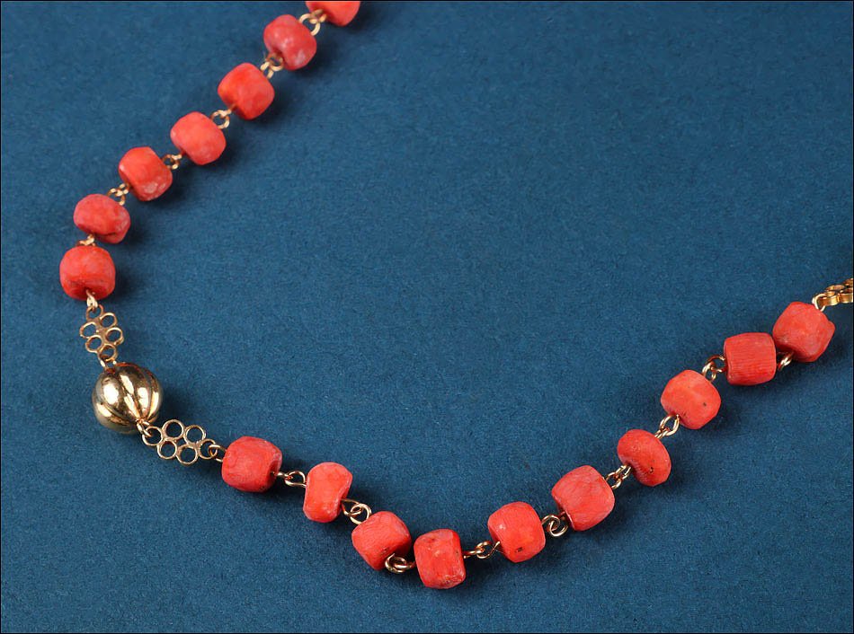 Rosaire Ancien en Or 18K avec Perles de Corail Naturel. Espagne, c. 1900-photo-3