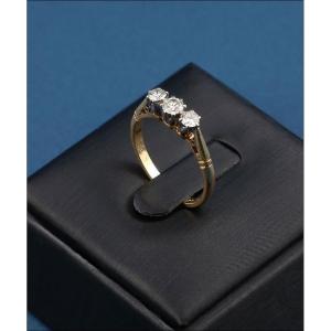 Vintage 18k Gold Trilogy Ring With Three Central Natural Diamonds