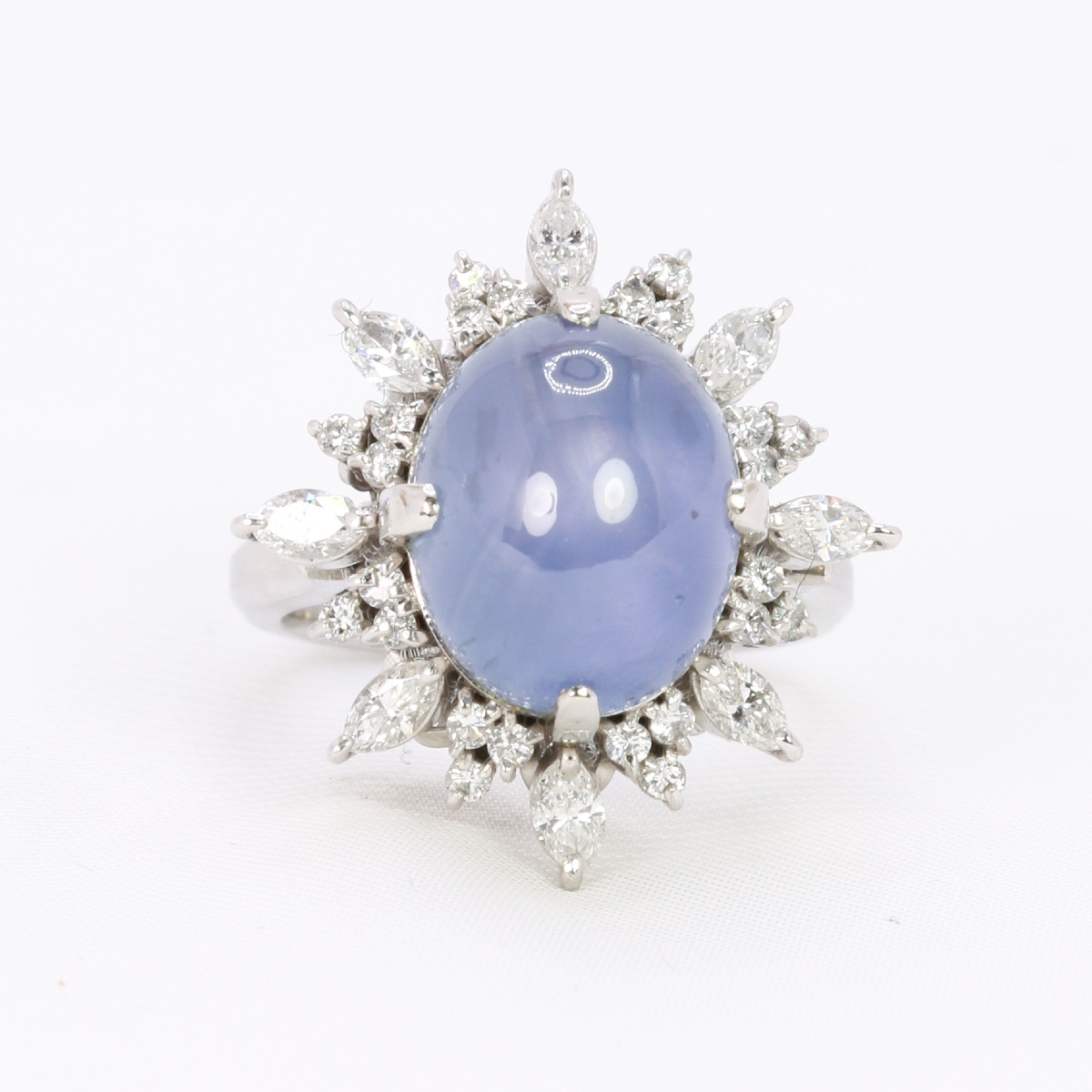 Bague marguerite diamants cabochon de saphir étoilé Ceylan 12,34 carats