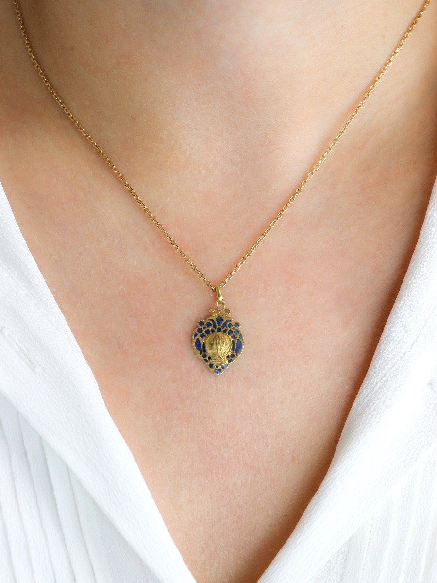 Médaille religieuse Art nouveau émail plique à jour bleu-photo-2