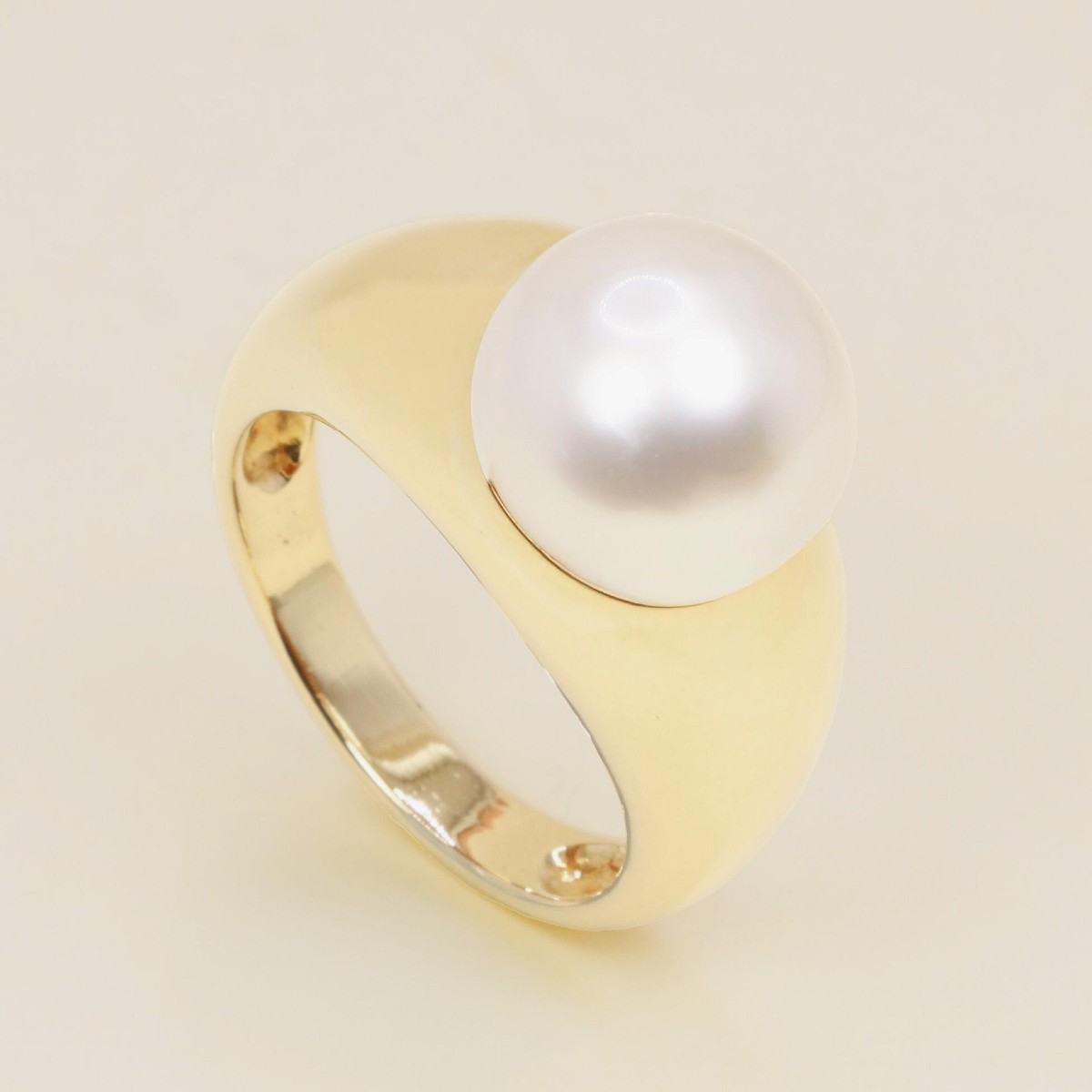 TECLA Bague jonc or jaune Perle bouton