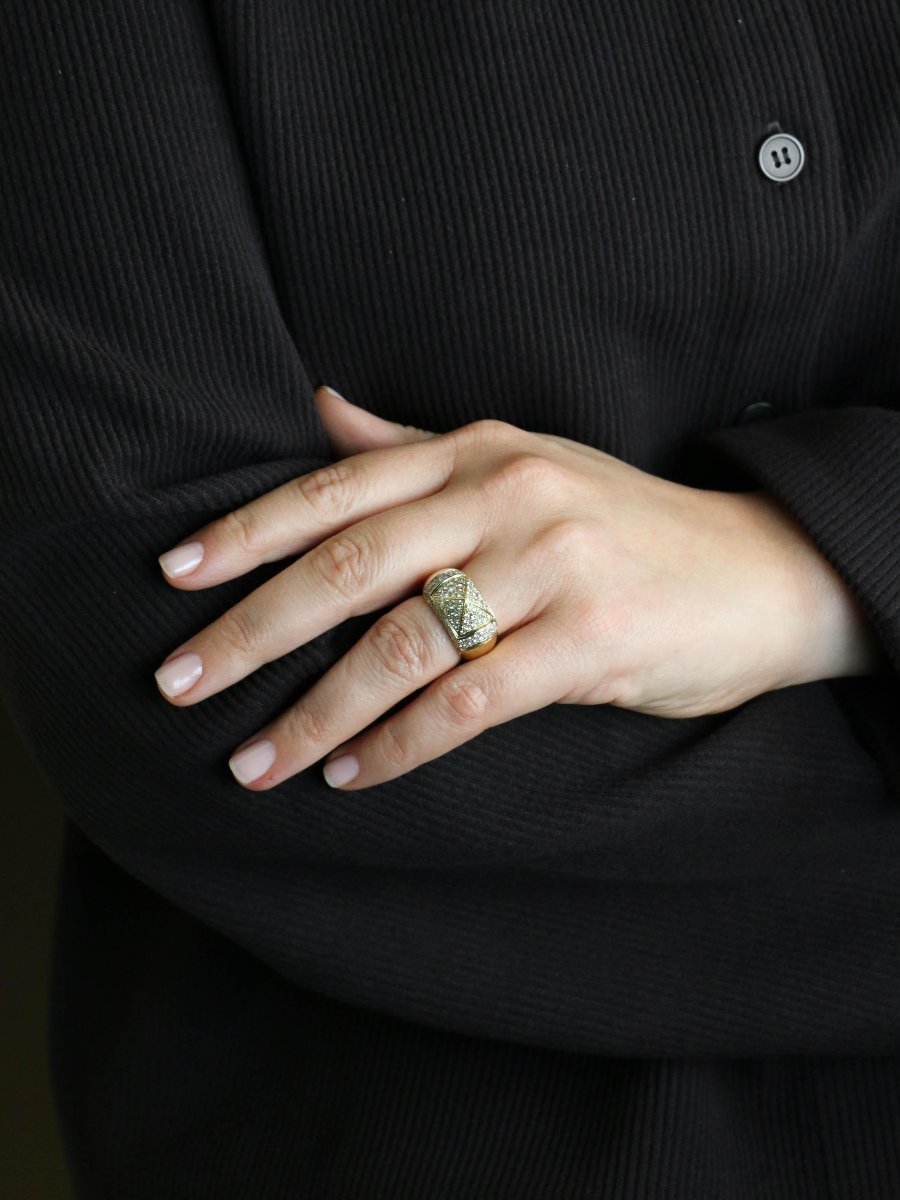 Oj Perrin Yellow Gold Pyramid Diamond Ring-photo-7