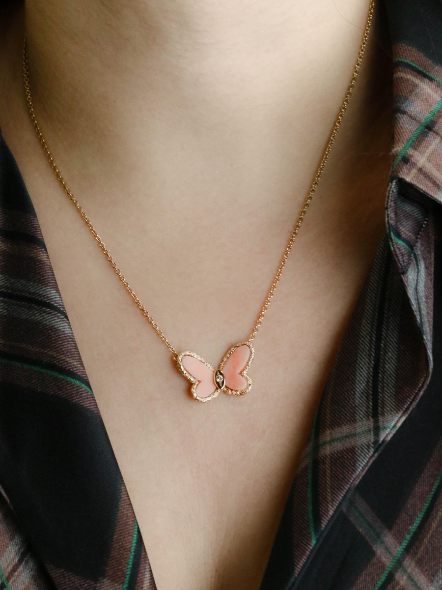 Van Cleef & Arpels Alhambra Butterfly Coral Necklace - 1976-photo-2