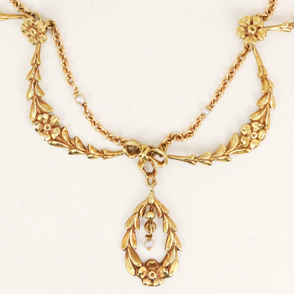Collier draperie Art Nouveau or jaune perles