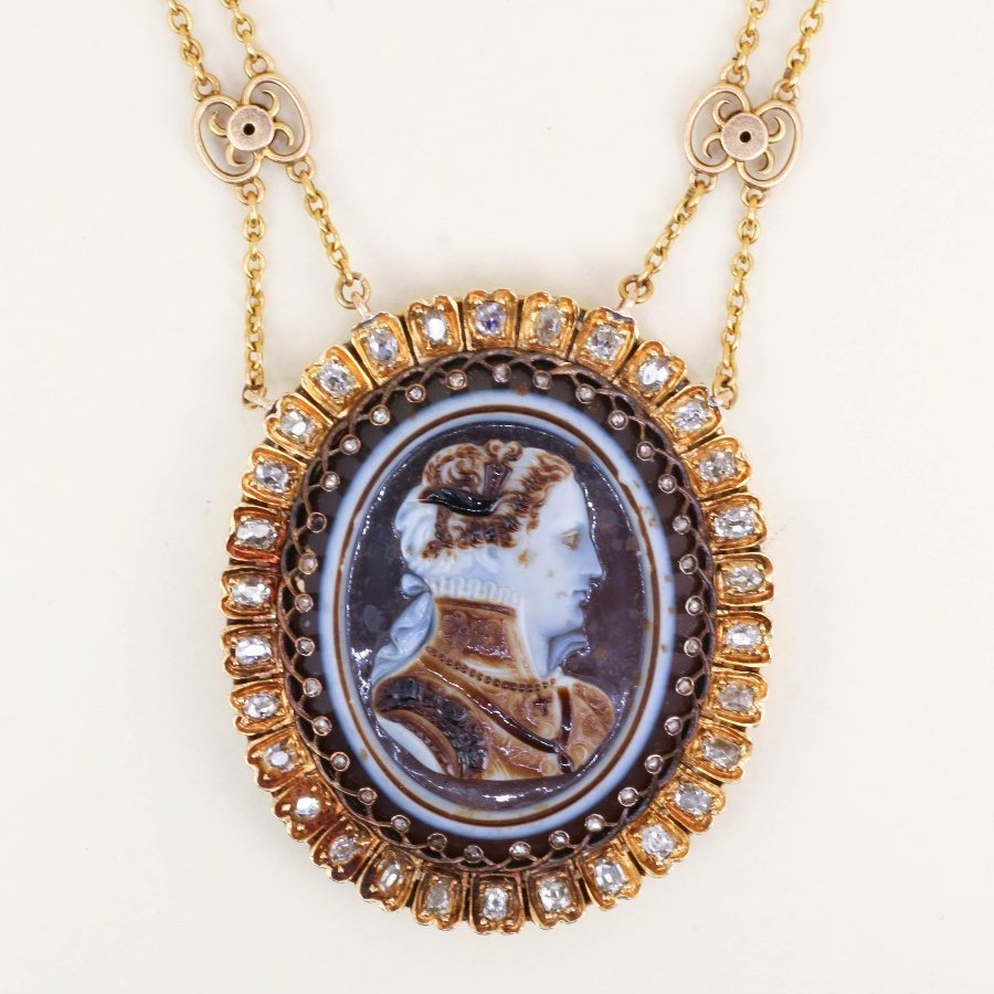 Georges Bissinger Yellow Gold Cameo Necklace Diamonds