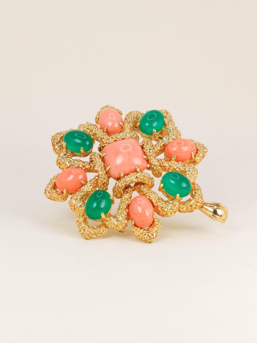 Van Cleef & Arpels Delphos Pendant Brooch Yellow Gold Coral Chrysoprase-photo-3