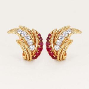 Van Cleef & Arpels Yellow Gold Leaf Earrings With Rubies And Diamonds