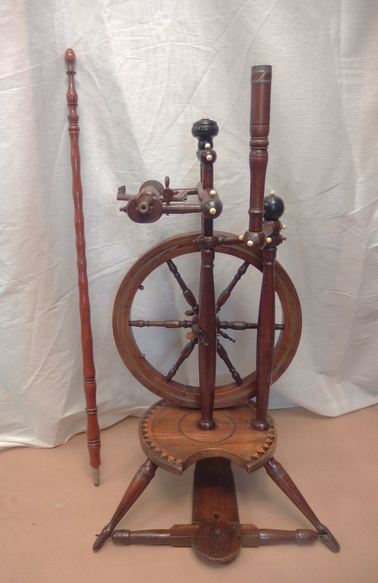 Cherry Wood And Marquetry Spinning Wheel.-photo-4