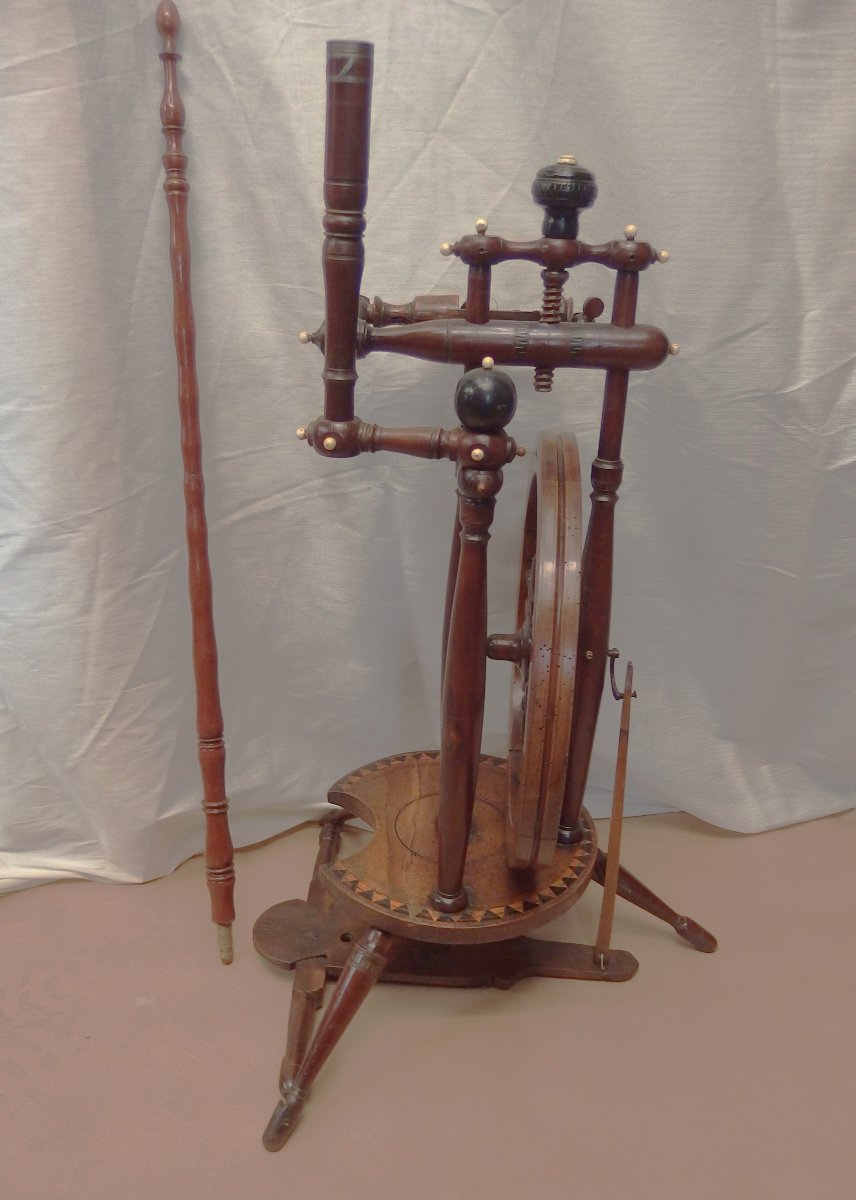 Cherry Wood And Marquetry Spinning Wheel.-photo-5