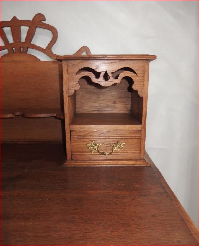 Petit Bureau Inspiré De l'Art Nouveau.-photo-1