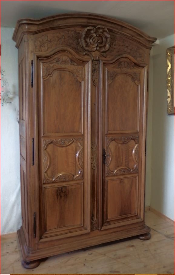 Armoire Lyonnaise En Noyer.-photo-2