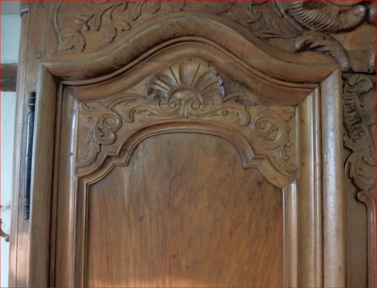 Armoire Lyonnaise En Noyer.-photo-1