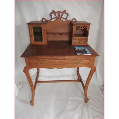 Petit Bureau Inspiré De l'Art Nouveau.