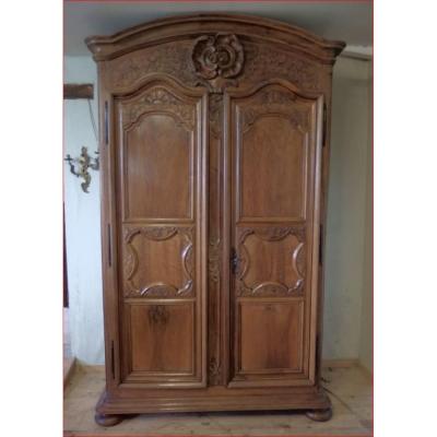 Wardrobe Lyonnaise Walnut.