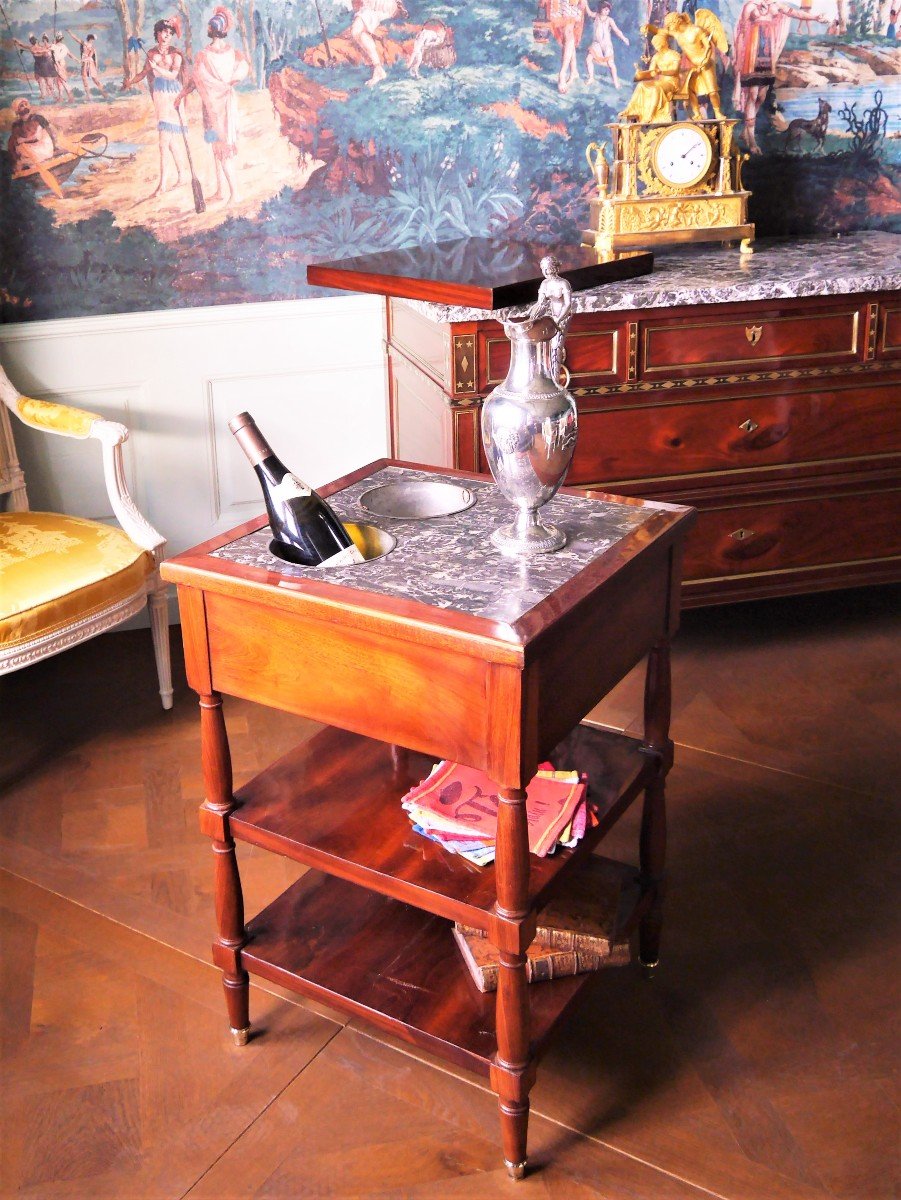 18th Century Mahogany Refresher Table With Its Lid-photo-3