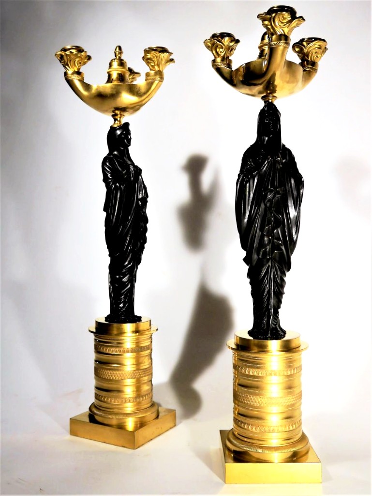 Paire De Candélabres Aux Vestales d'époque Empire, Début XIXe