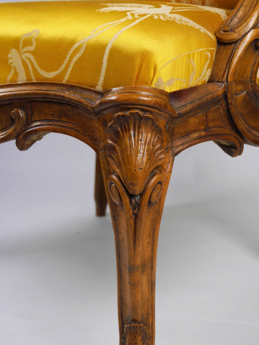 A Queen Armchair -photo-4