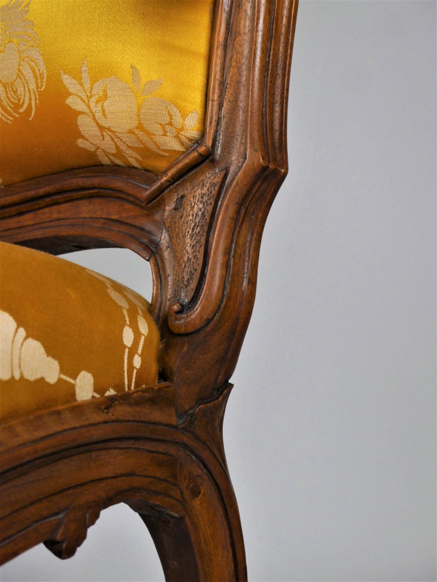 A Queen Armchair -photo-1