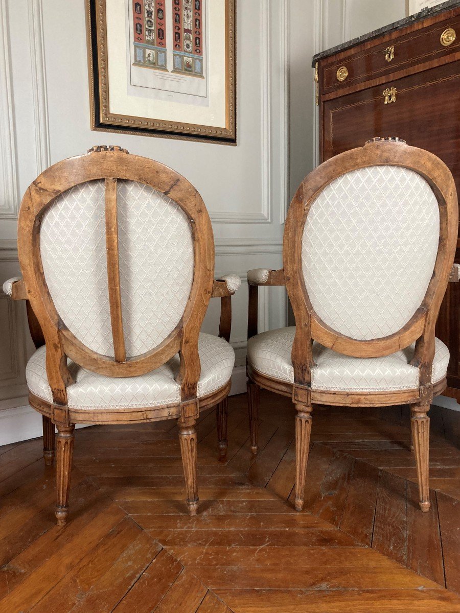 Two Medallion Armchairs, Louis XVI Period, 18th Century-photo-5