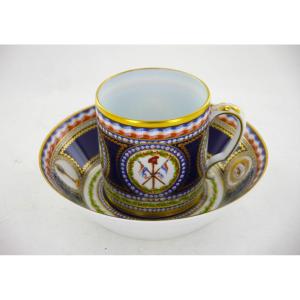 Suite De 6 Tasses Litron Aux Attributs Révolutionnaires En Porcelaine De Limoges