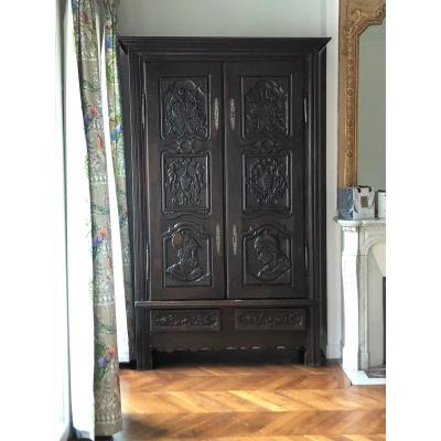 Cabinet Or Wardrobe In Carved Wood, 17th Century