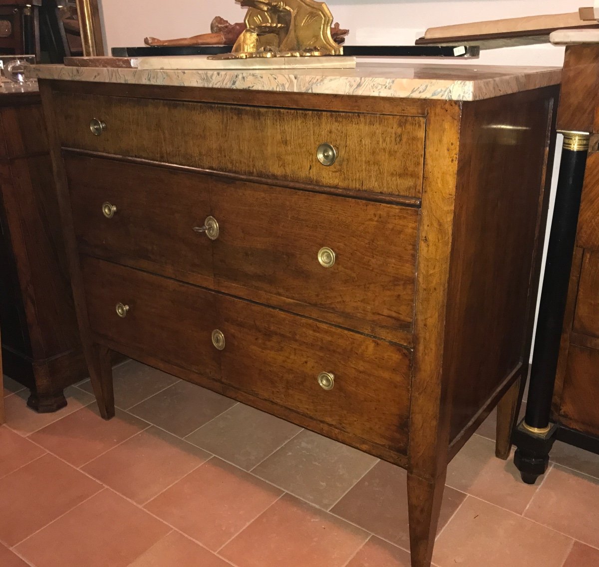 Tuscan Chest Of Drawers From The Early 19th Century Veneered In Walnut