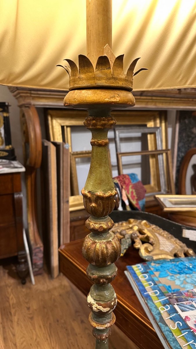 Early 19th Century Wooden Torch, In Lacquer And Gold With Fabric Lampshade.-photo-4