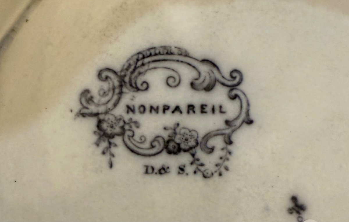 English Tureen From The Late 19th Century. Nonpareil-photo-3