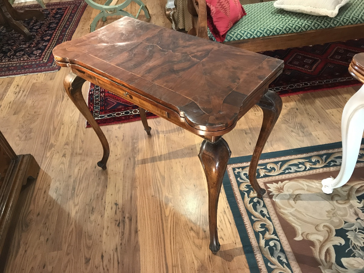 Coffee Table Late Nineteenth Century With Walnut Base And Walnut Briar 