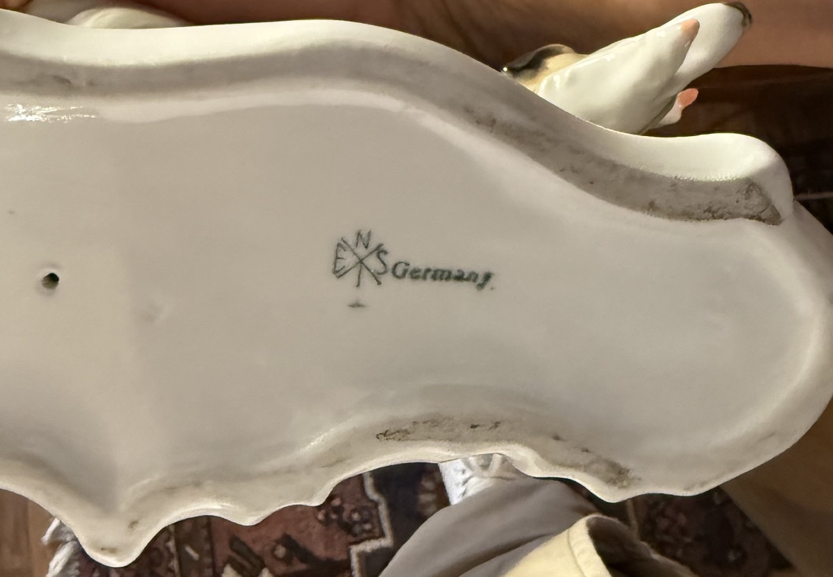 Statue En Porcelaine Représentant Deux Lévriers De Course. Karl Ens Allemagne 1900.-photo-2