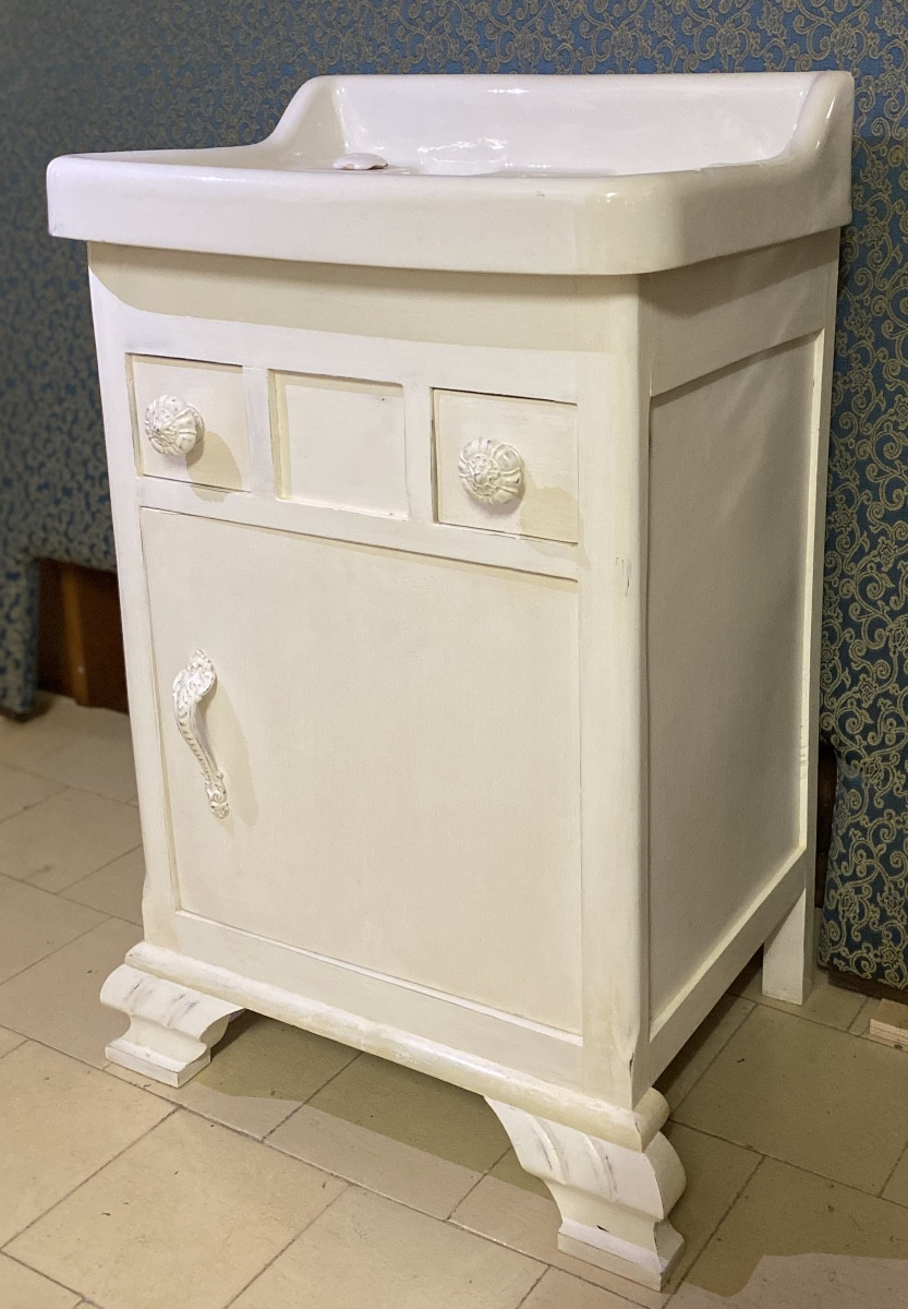 Meuble De Salle De Bain Liberty Début XXème En Laque.