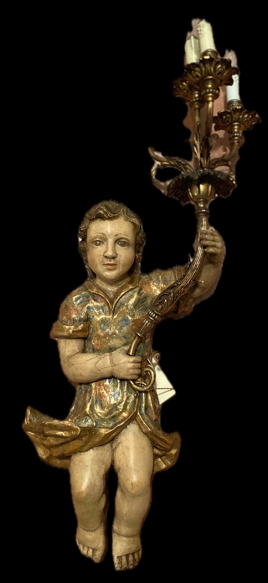 Wooden Sculpture From The 17th Century In Decorated Wood.