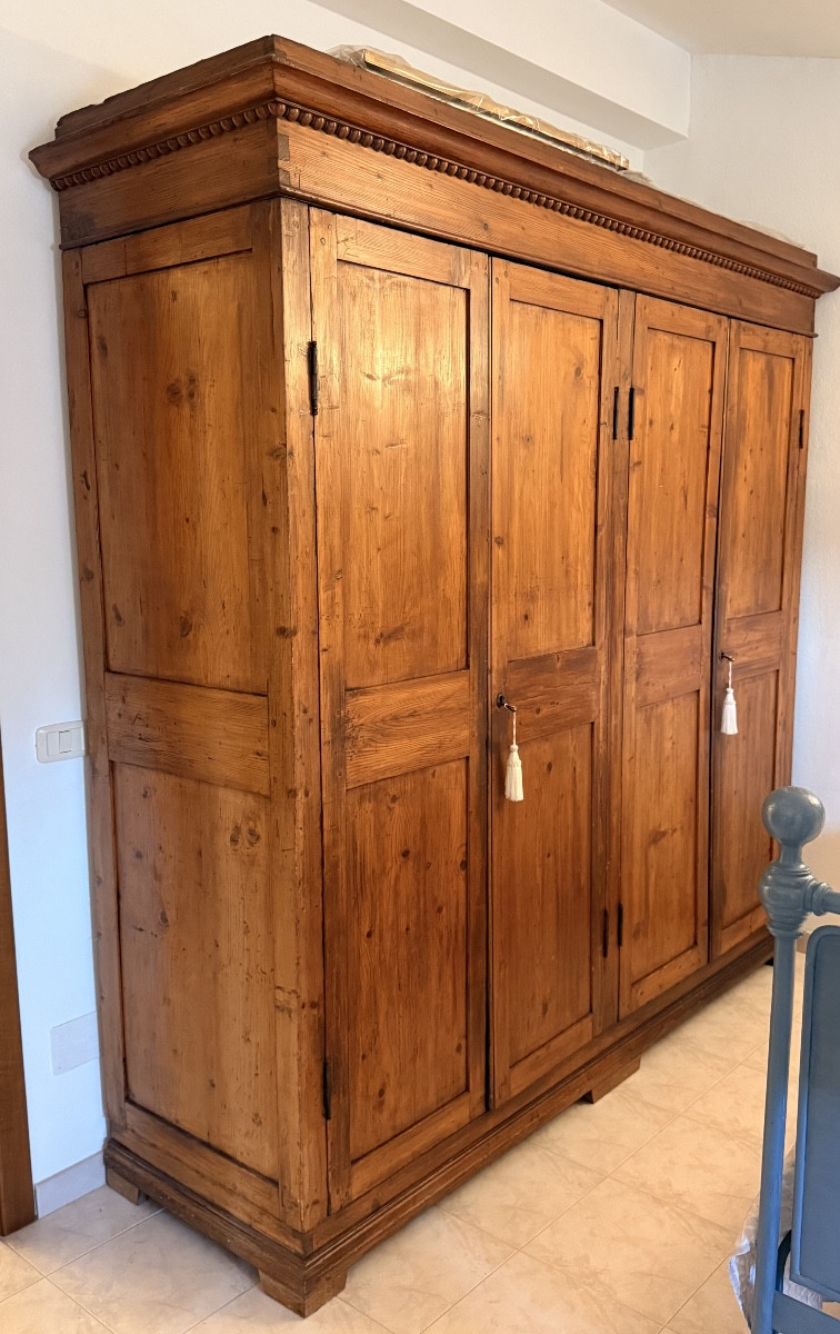 Antique Gattice Wood Wardrobe (late 19th / Early 20th Century)