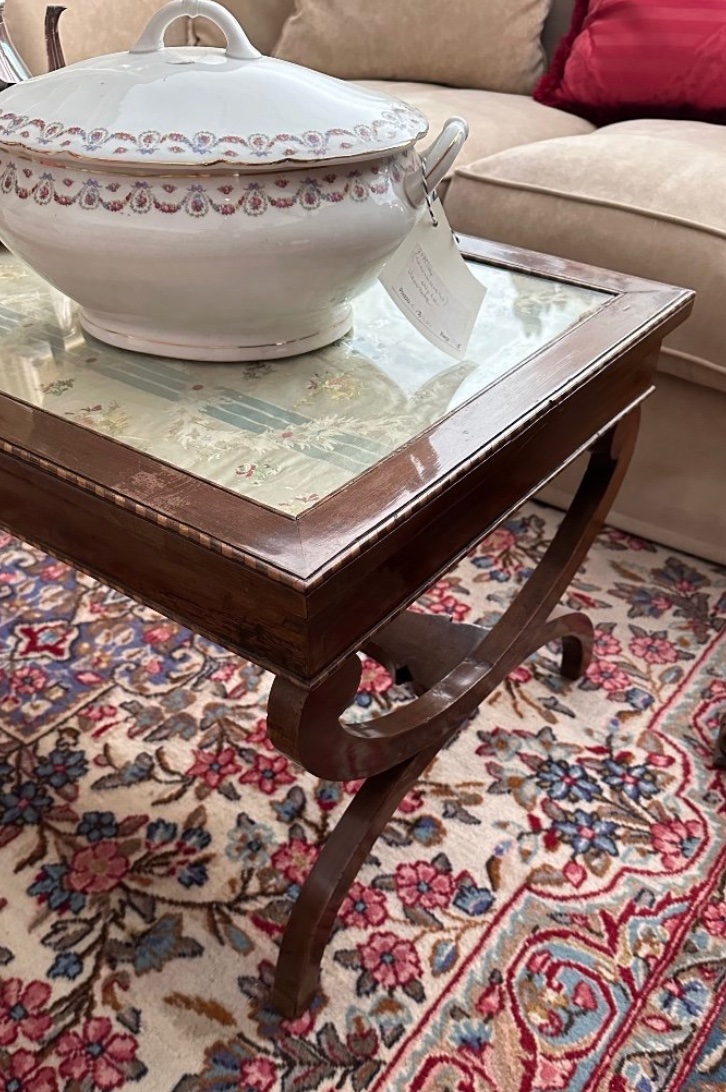 Early 20th-century Victorian Smoking Table In Mahogany With Maple Inlays-photo-2