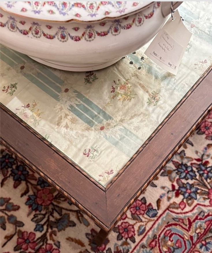 Early 20th-century Victorian Smoking Table In Mahogany With Maple Inlays-photo-3