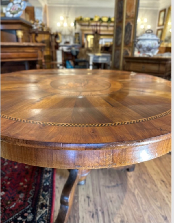 Round Walnut Table With Inlays – Central Italy, Early 19th Century-photo-4