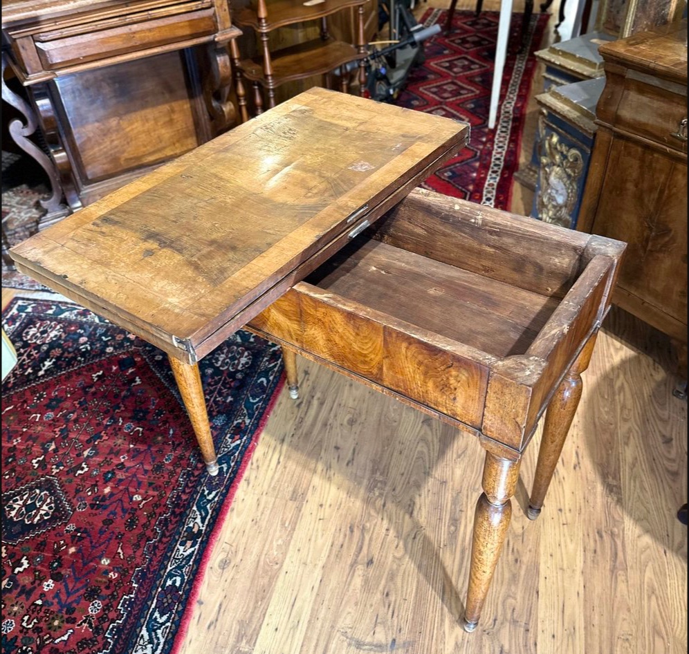 Table de jeu ancienne en noyer – Milieu du XIXᵉ siècle-photo-1