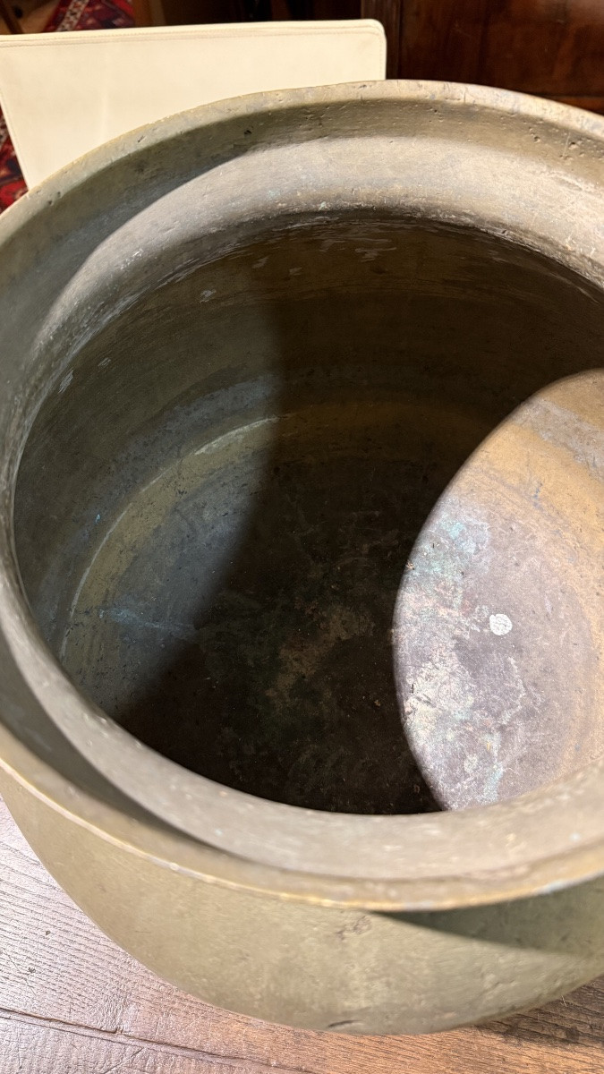 Ancien chaudron en bronze à trois pieds – XVIIIe siècle-photo-3