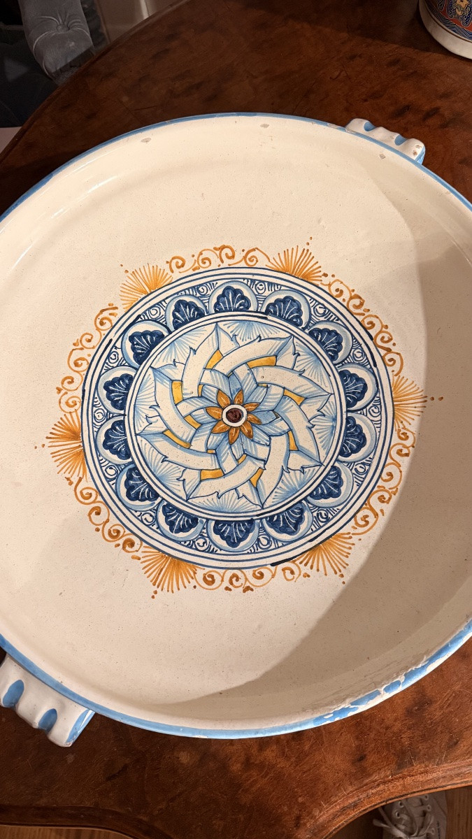 Round Italian Maiolica Tray – Central Floral Mandala Design-photo-3