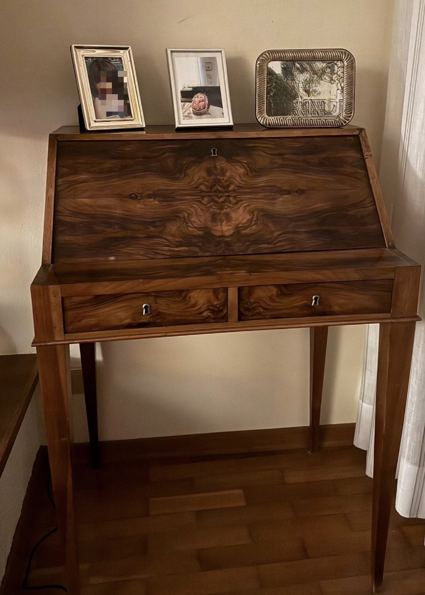 Secrétaire à abattant du XIXᵉ siècle en bois massif de noyer -photo-1