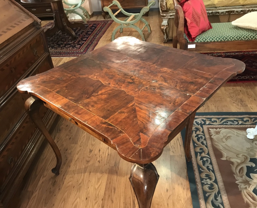 Table pliante en noyer et ronce de noyer – Fin XIXe siècle-photo-3